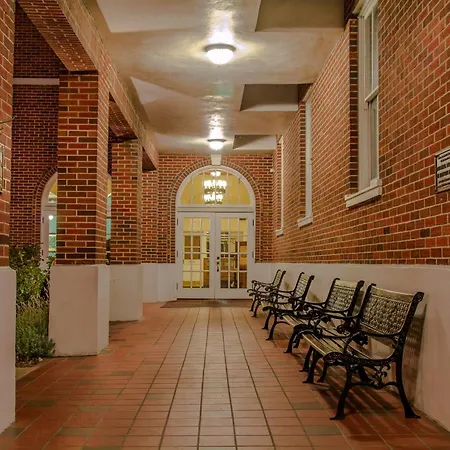 Hassayampa Inn-3